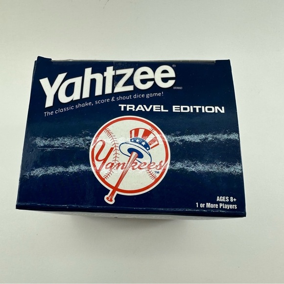 New York Yankees Yahtzee Travel Edition - Picture 2 of 5